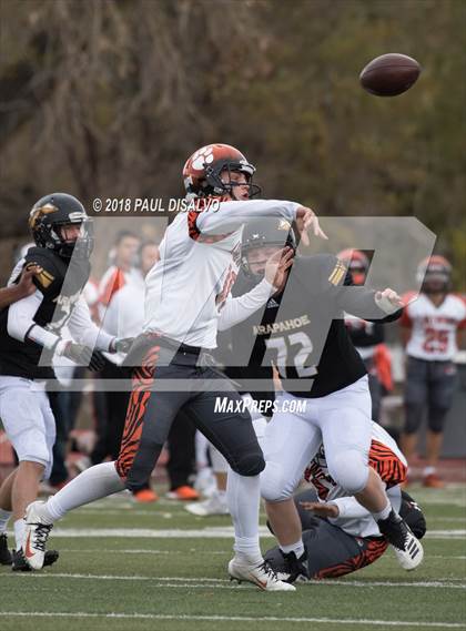Thumbnail 3 in Arapahoe vs. Lakewood (CHSAA 5A First Round) photogallery.