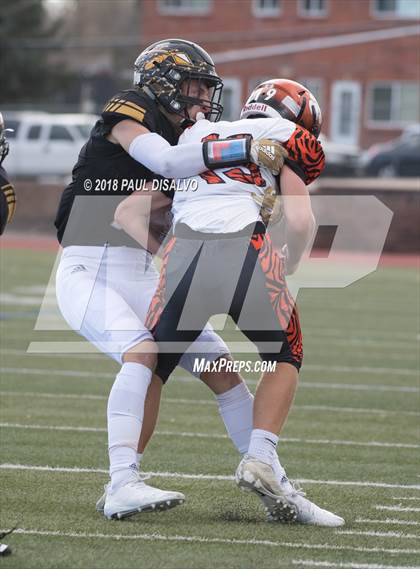 Thumbnail 3 in Arapahoe vs. Lakewood (CHSAA 5A First Round) photogallery.