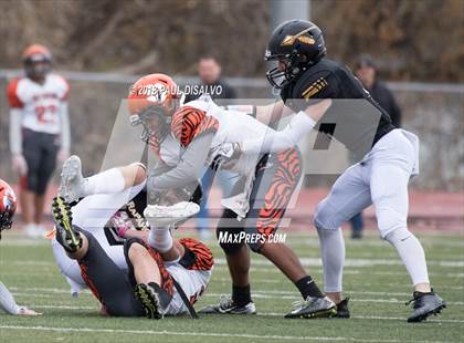 Thumbnail 3 in Arapahoe vs. Lakewood (CHSAA 5A First Round) photogallery.