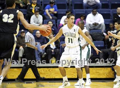 Thumbnail 3 in De La Salle vs. Archbishop Mitty (Martin Luther King Classic) photogallery.