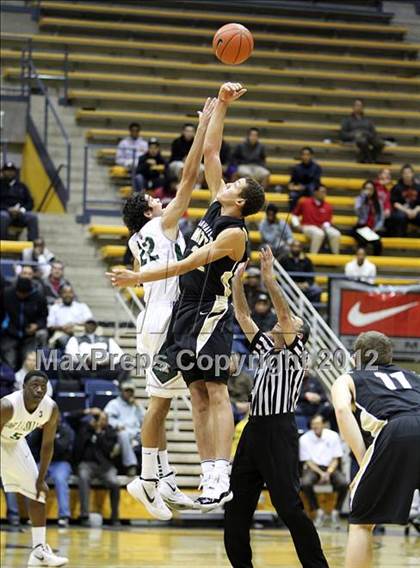Thumbnail 2 in De La Salle vs. Archbishop Mitty (Martin Luther King Classic) photogallery.