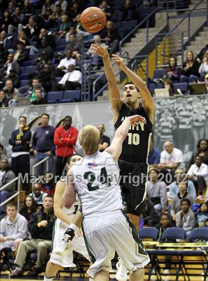 Thumbnail 2 in De La Salle vs. Archbishop Mitty (Martin Luther King Classic) photogallery.