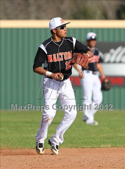 Thumbnail 1 in Haltom @ MacArthur photogallery.