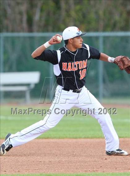 Thumbnail 1 in Haltom @ MacArthur photogallery.