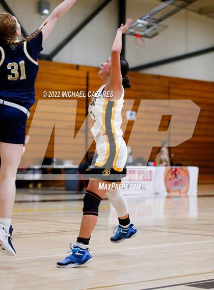 Thumbnail 3 in La Costa Canyon vs. El Dorado (So Cal Holiday Prep Classic) photogallery.