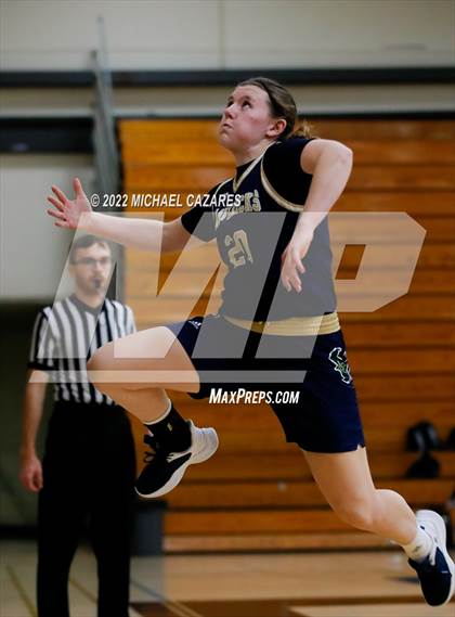 Thumbnail 2 in La Costa Canyon vs. El Dorado (So Cal Holiday Prep Classic) photogallery.