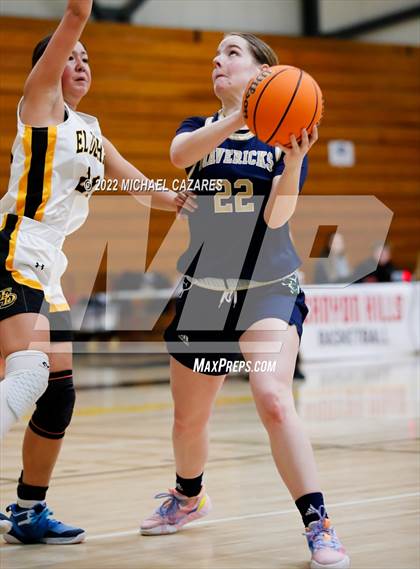 Thumbnail 3 in La Costa Canyon vs. El Dorado (So Cal Holiday Prep Classic) photogallery.