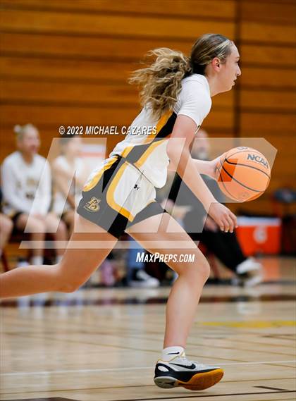 Thumbnail 2 in La Costa Canyon vs. El Dorado (So Cal Holiday Prep Classic) photogallery.