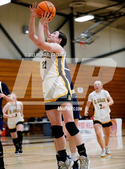 Thumbnail 1 in La Costa Canyon vs. El Dorado (So Cal Holiday Prep Classic) photogallery.