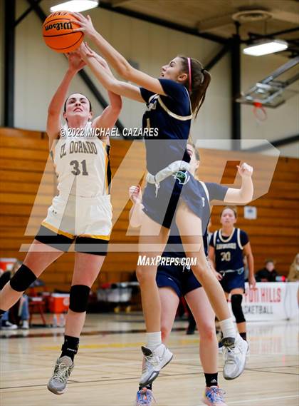 Thumbnail 3 in La Costa Canyon vs. El Dorado (So Cal Holiday Prep Classic) photogallery.