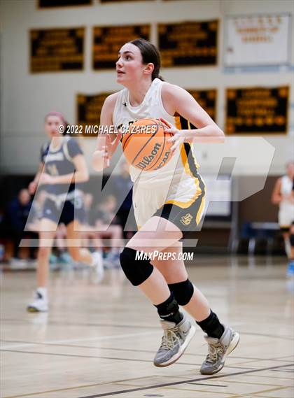 Thumbnail 2 in La Costa Canyon vs. El Dorado (So Cal Holiday Prep Classic) photogallery.