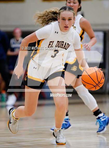 Thumbnail 2 in La Costa Canyon vs. El Dorado (So Cal Holiday Prep Classic) photogallery.