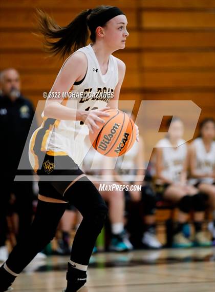 Thumbnail 1 in La Costa Canyon vs. El Dorado (So Cal Holiday Prep Classic) photogallery.