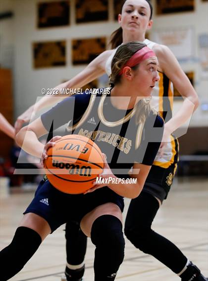 Thumbnail 3 in La Costa Canyon vs. El Dorado (So Cal Holiday Prep Classic) photogallery.