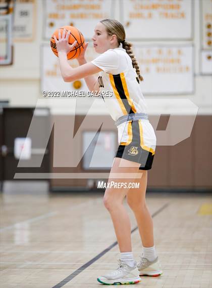 Thumbnail 2 in La Costa Canyon vs. El Dorado (So Cal Holiday Prep Classic) photogallery.