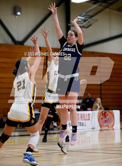 Thumbnail 1 in La Costa Canyon vs. El Dorado (So Cal Holiday Prep Classic) photogallery.