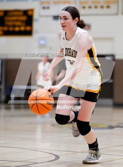 Thumbnail 3 in La Costa Canyon vs. El Dorado (So Cal Holiday Prep Classic) photogallery.