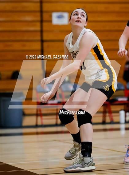 Thumbnail 1 in La Costa Canyon vs. El Dorado (So Cal Holiday Prep Classic) photogallery.