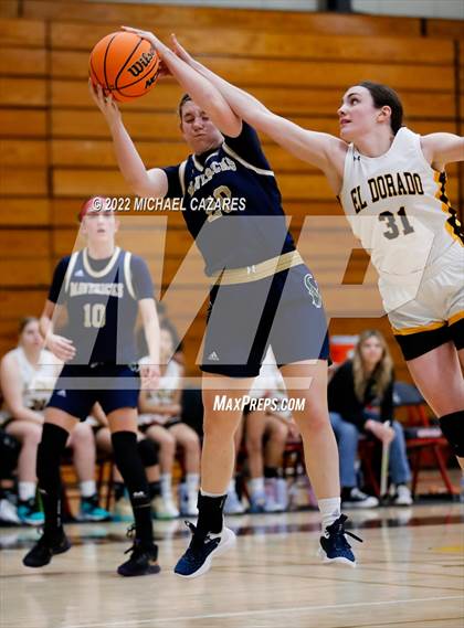 Thumbnail 2 in La Costa Canyon vs. El Dorado (So Cal Holiday Prep Classic) photogallery.