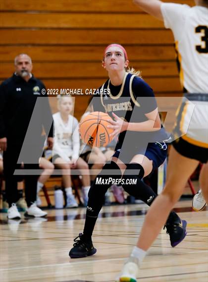 Thumbnail 2 in La Costa Canyon vs. El Dorado (So Cal Holiday Prep Classic) photogallery.