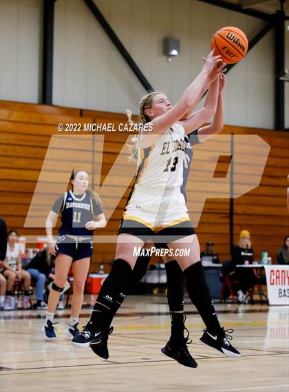 Thumbnail 3 in La Costa Canyon vs. El Dorado (So Cal Holiday Prep Classic) photogallery.