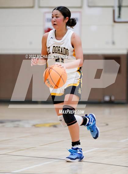 Thumbnail 2 in La Costa Canyon vs. El Dorado (So Cal Holiday Prep Classic) photogallery.