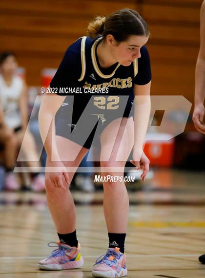 Thumbnail 2 in La Costa Canyon vs. El Dorado (So Cal Holiday Prep Classic) photogallery.