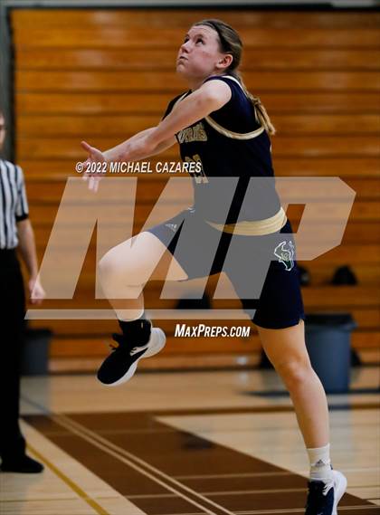 Thumbnail 3 in La Costa Canyon vs. El Dorado (So Cal Holiday Prep Classic) photogallery.