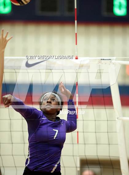 Thumbnail 1 in Independence vs Centennial photogallery.