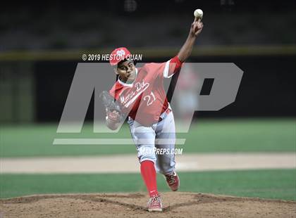 Thumbnail 2 in Dana Hills vs. Mater Dei (Game 2) photogallery.