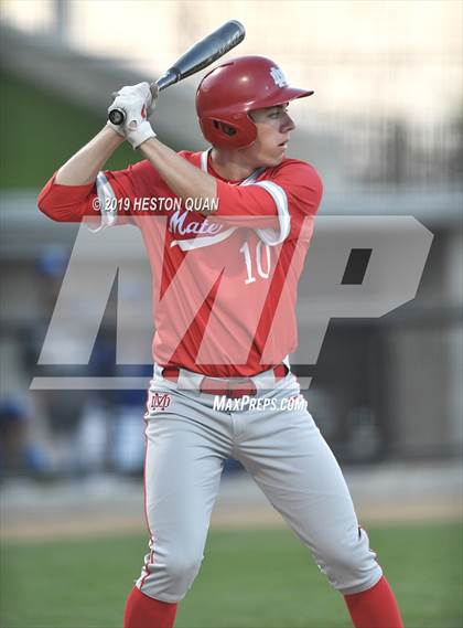 Thumbnail 2 in Dana Hills vs. Mater Dei (Game 2) photogallery.