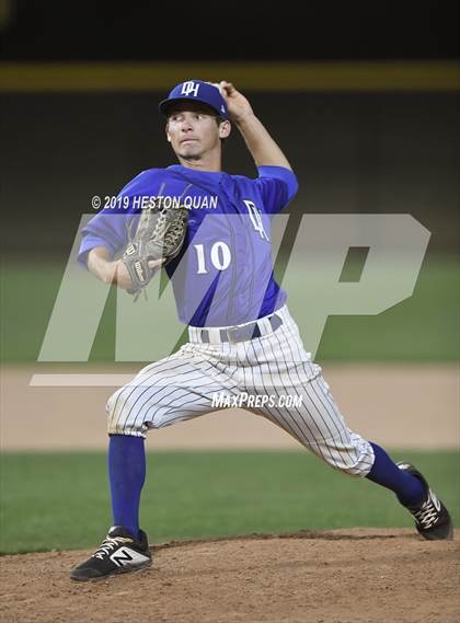 Thumbnail 3 in Dana Hills vs. Mater Dei (Game 2) photogallery.