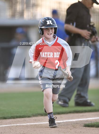 Thumbnail 2 in Dana Hills vs. Mater Dei (Game 2) photogallery.