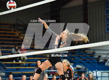 Thumbnail 3 in Perryville vs. Waldron (AAA 3A1st Round Playoff) photogallery.