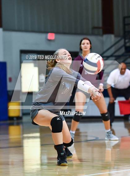 Thumbnail 1 in Perryville vs. Waldron (AAA 3A1st Round Playoff) photogallery.