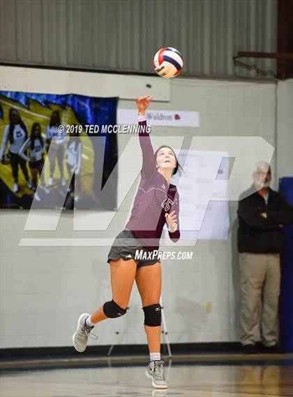 Thumbnail 2 in Perryville vs. Waldron (AAA 3A1st Round Playoff) photogallery.