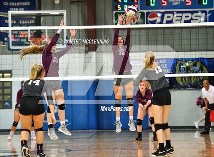 Thumbnail 3 in Perryville vs. Waldron (AAA 3A1st Round Playoff) photogallery.