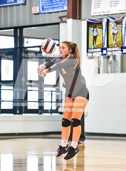 Thumbnail 3 in Perryville vs. Waldron (AAA 3A1st Round Playoff) photogallery.