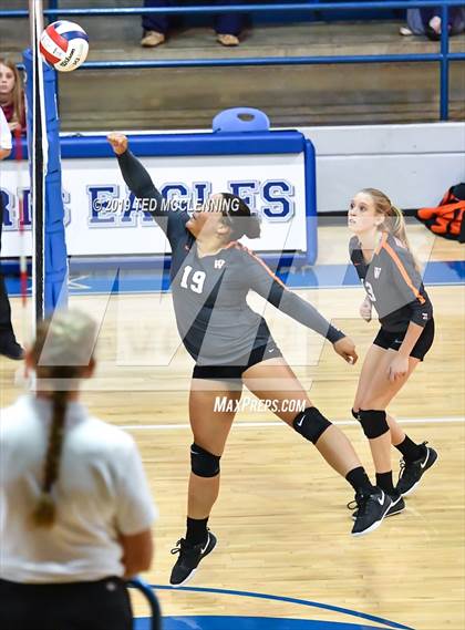 Thumbnail 2 in Perryville vs. Waldron (AAA 3A1st Round Playoff) photogallery.