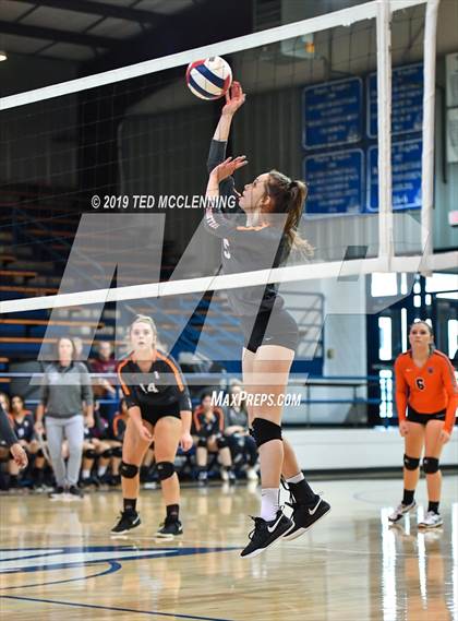 Thumbnail 3 in Perryville vs. Waldron (AAA 3A1st Round Playoff) photogallery.