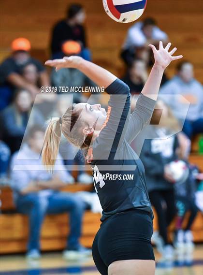 Thumbnail 2 in Perryville vs. Waldron (AAA 3A1st Round Playoff) photogallery.