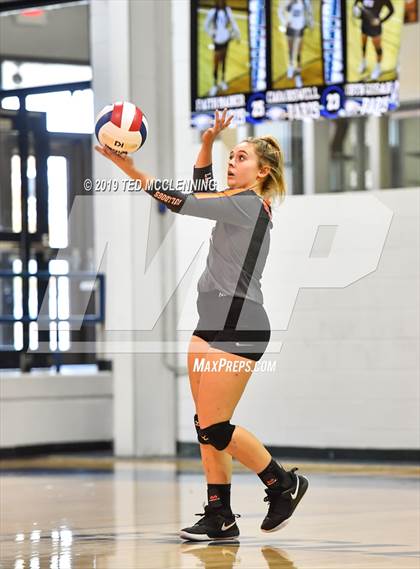 Thumbnail 3 in Perryville vs. Waldron (AAA 3A1st Round Playoff) photogallery.