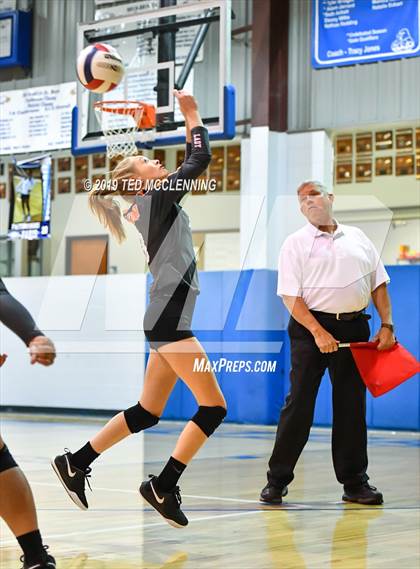 Thumbnail 1 in Perryville vs. Waldron (AAA 3A1st Round Playoff) photogallery.