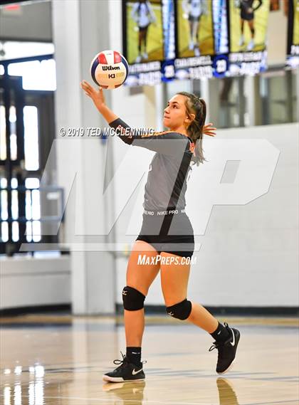 Thumbnail 2 in Perryville vs. Waldron (AAA 3A1st Round Playoff) photogallery.