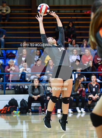 Thumbnail 2 in Perryville vs. Waldron (AAA 3A1st Round Playoff) photogallery.