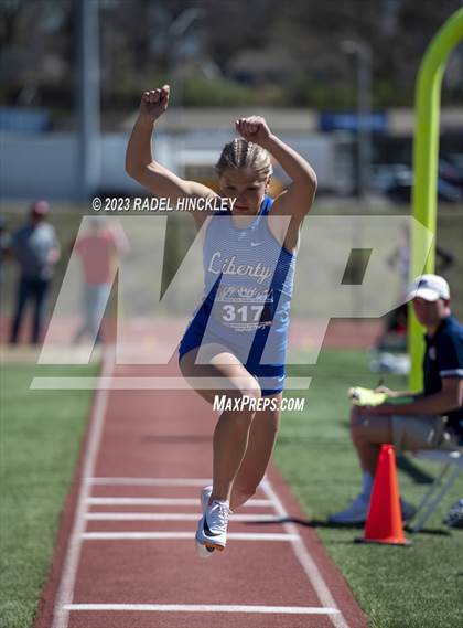 Thumbnail 2 in Bill Summa Invitational photogallery.