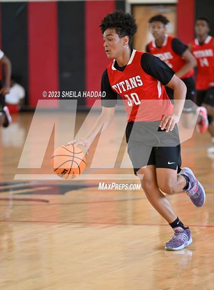 Thumbnail 2 in Tampa Bay Tech vs Mitchell  (The Hoop Vibe - Preseason League) photogallery.
