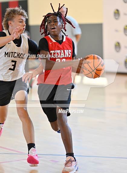Thumbnail 2 in Tampa Bay Tech vs Mitchell  (The Hoop Vibe - Preseason League) photogallery.