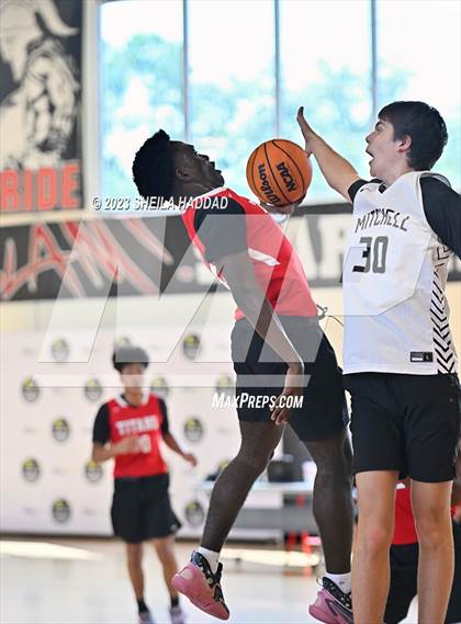 Thumbnail 2 in Tampa Bay Tech vs Mitchell  (The Hoop Vibe - Preseason League) photogallery.