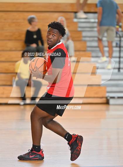 Thumbnail 3 in Tampa Bay Tech vs Mitchell  (The Hoop Vibe - Preseason League) photogallery.
